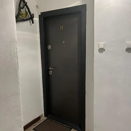 Lory'S Apartament-3