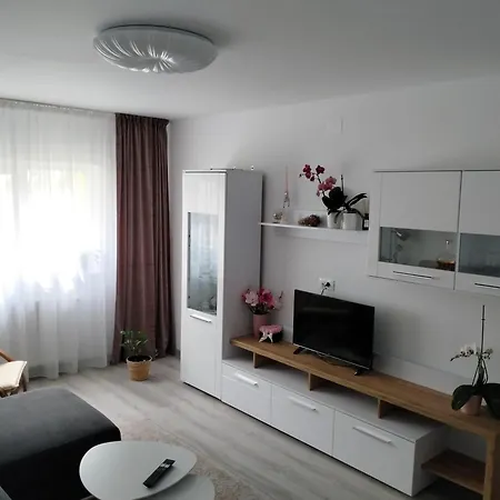 Lory'S Apartament-2